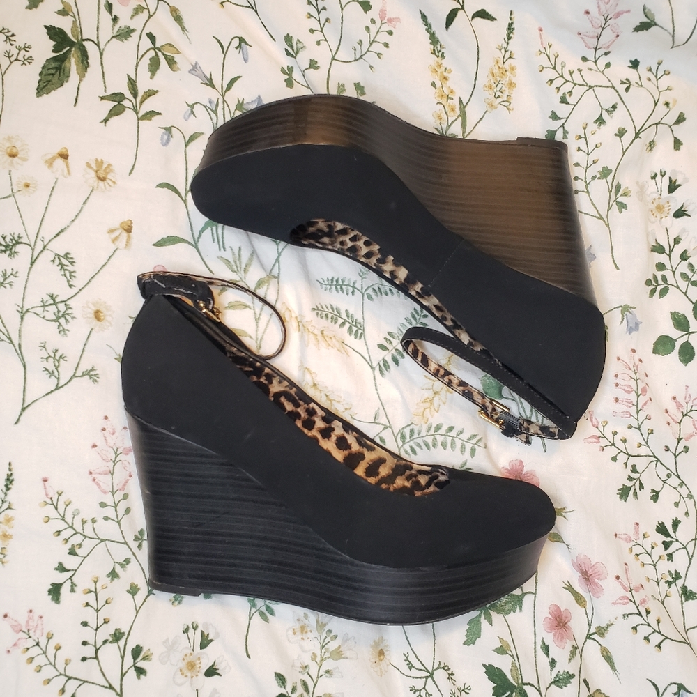 Report Black Platform 4.5 inch Heels, Round Toe, Ankle Strap, Size 9, Used